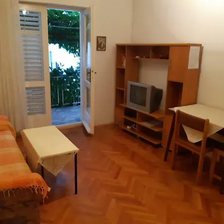 Ivka Apartamento *